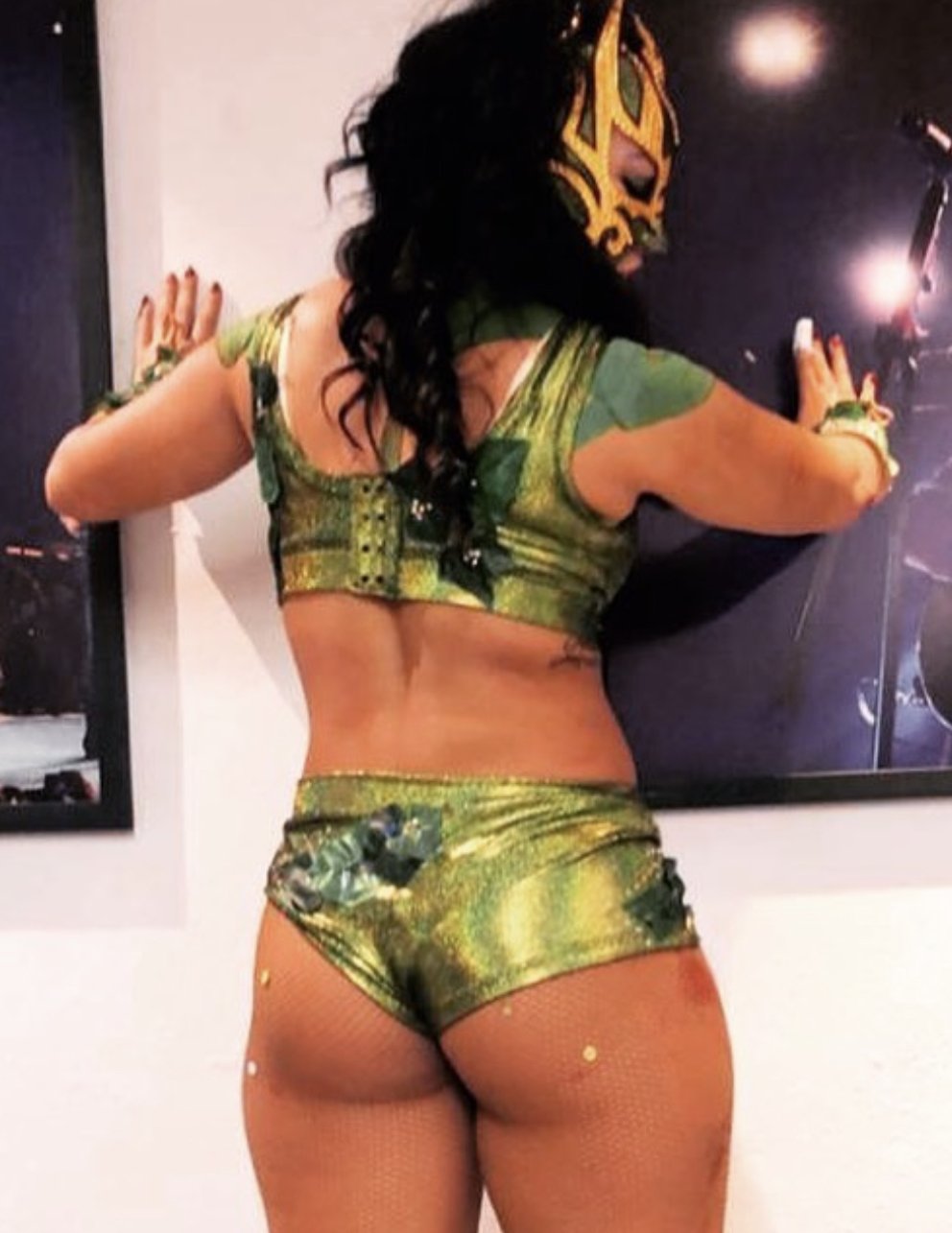 La Hiedra Cum tribute sexy masked wrestler - Porn - EroMe