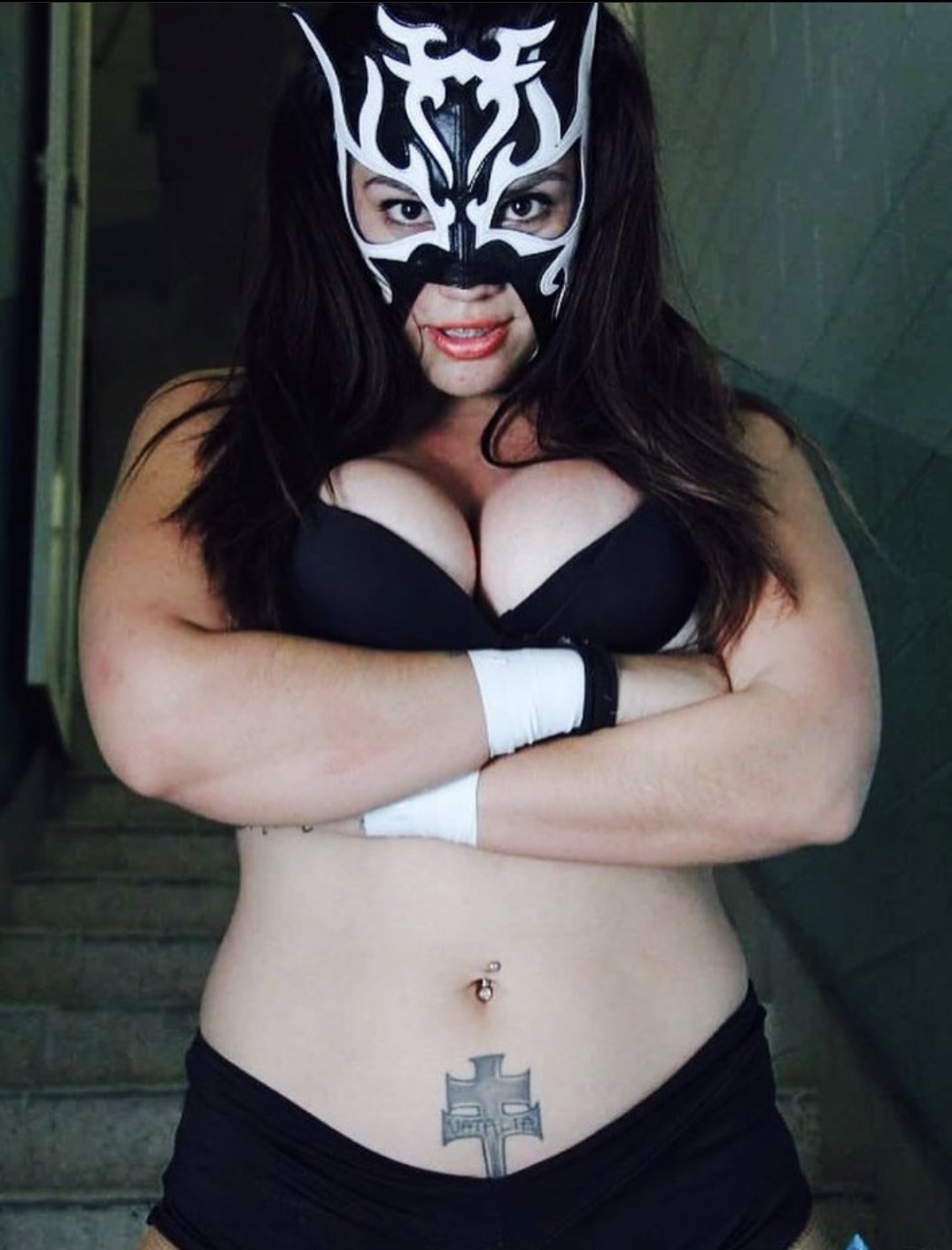 La Hiedra Cum tribute sexy masked wrestler - Porn - EroMe