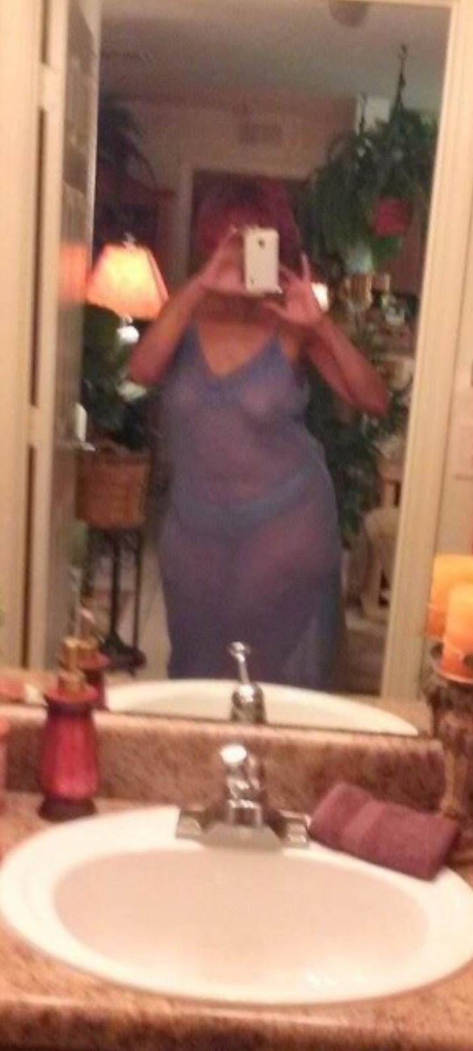 Freaky nextdoor neighbor Miss Jones 💦🤩🤩🤩💦💦 #HmBwkPS6