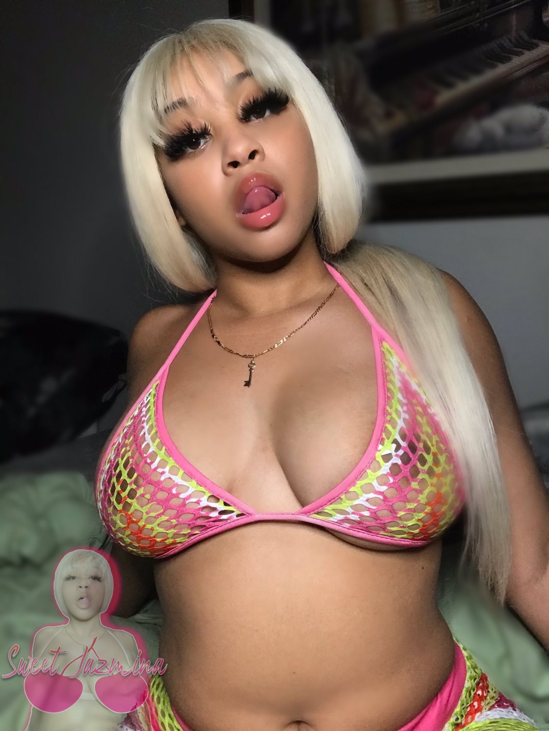 Pretty ebony with pretty boobs #GwR6glpb