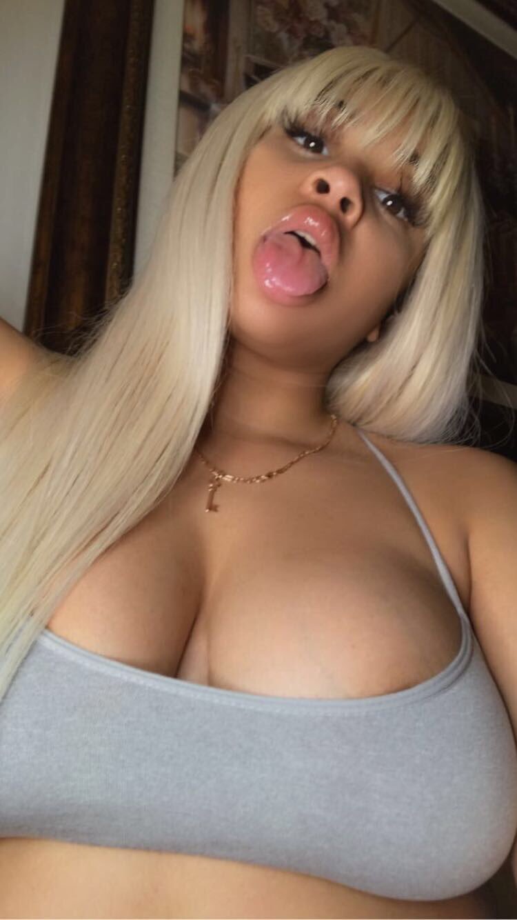Pretty ebony with pretty boobs #rx5WQ7TC