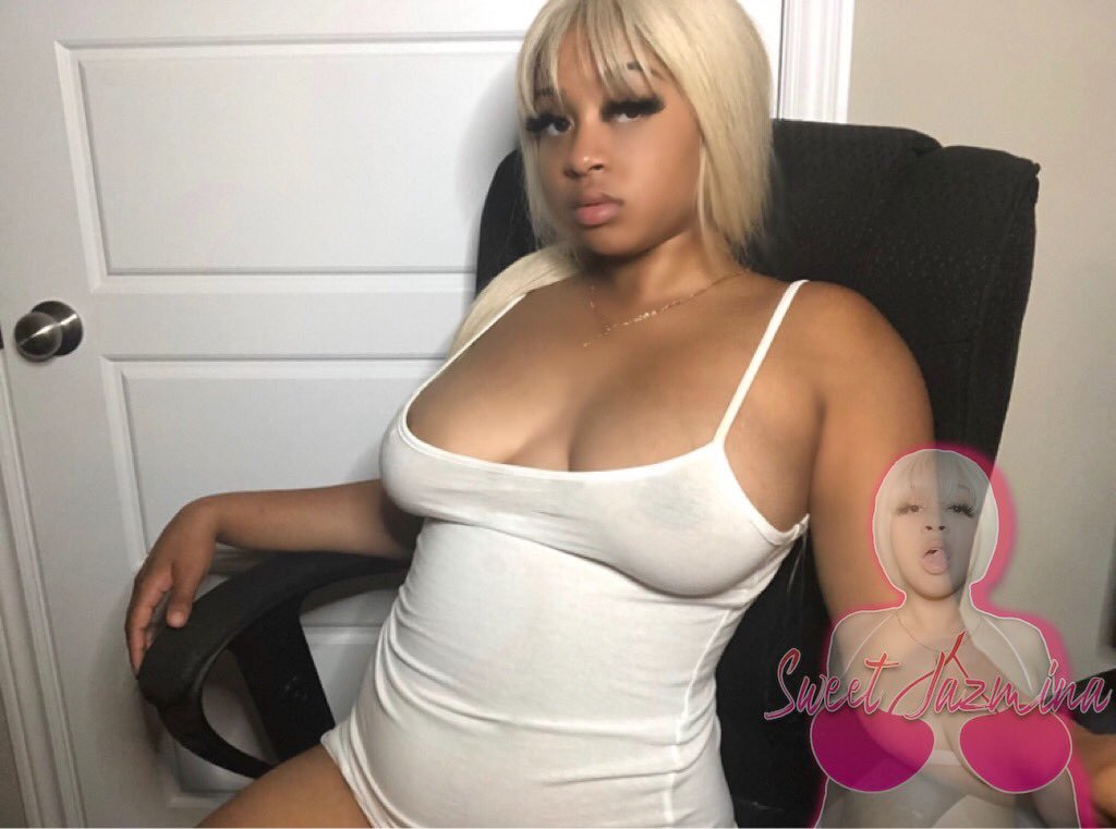 Pretty ebony with pretty boobs #zemcH6xr