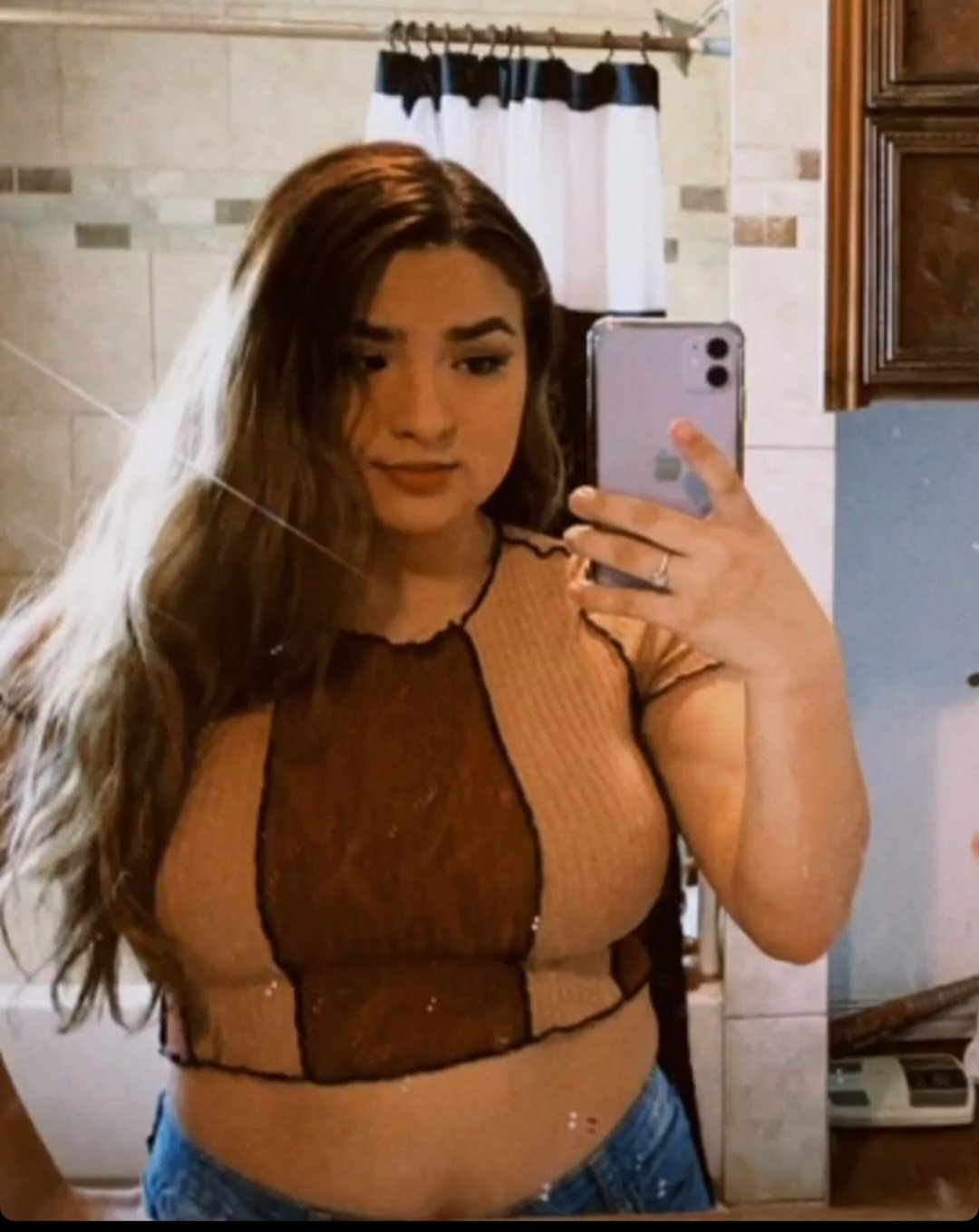 I got her sis nudes her sis got some nice tits and ass bet this bitch does too #UCdBSnIr