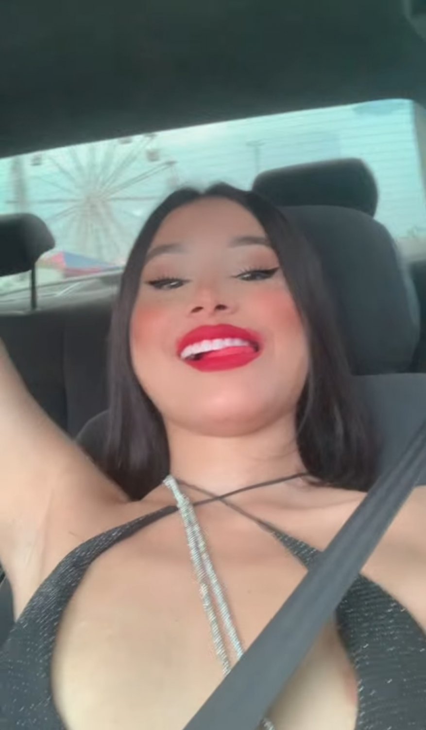 B3lin3 B3nt3s, de Manaus pagando peitinho #2U8xtppJ