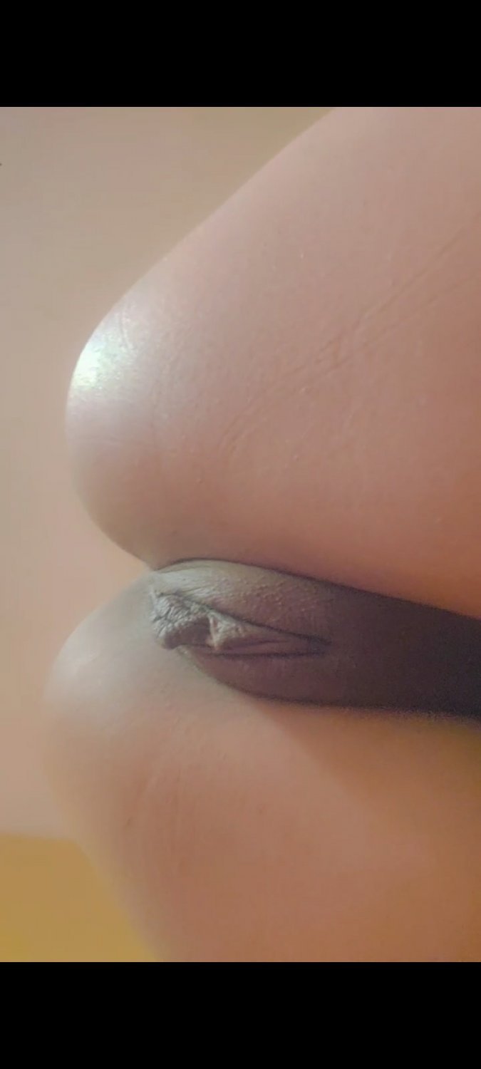 Anon submission: Stunning Desi stuffs her little pussy #9TbsvS95