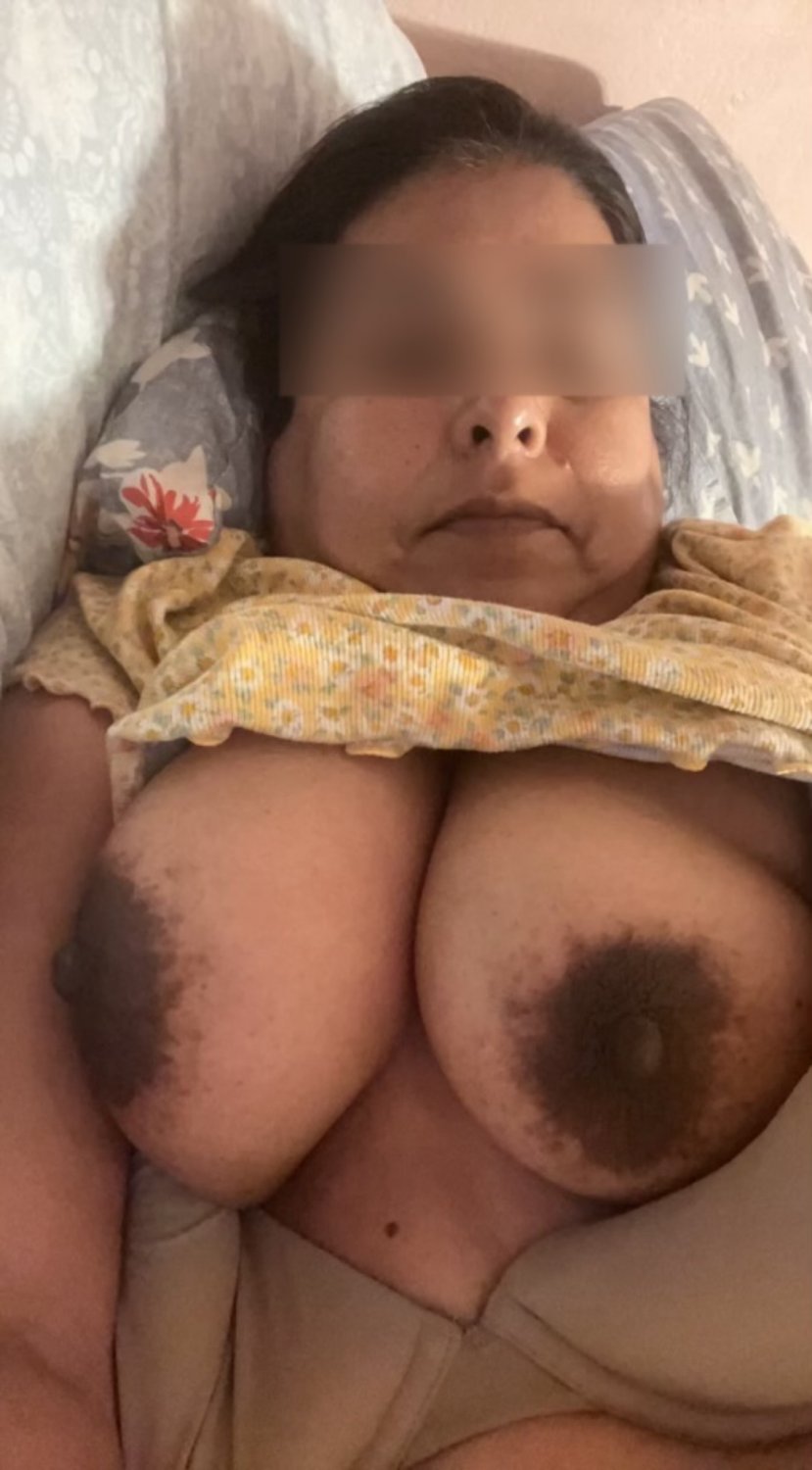 Bbw ebony wife / Huge titts #KNt5RsRf