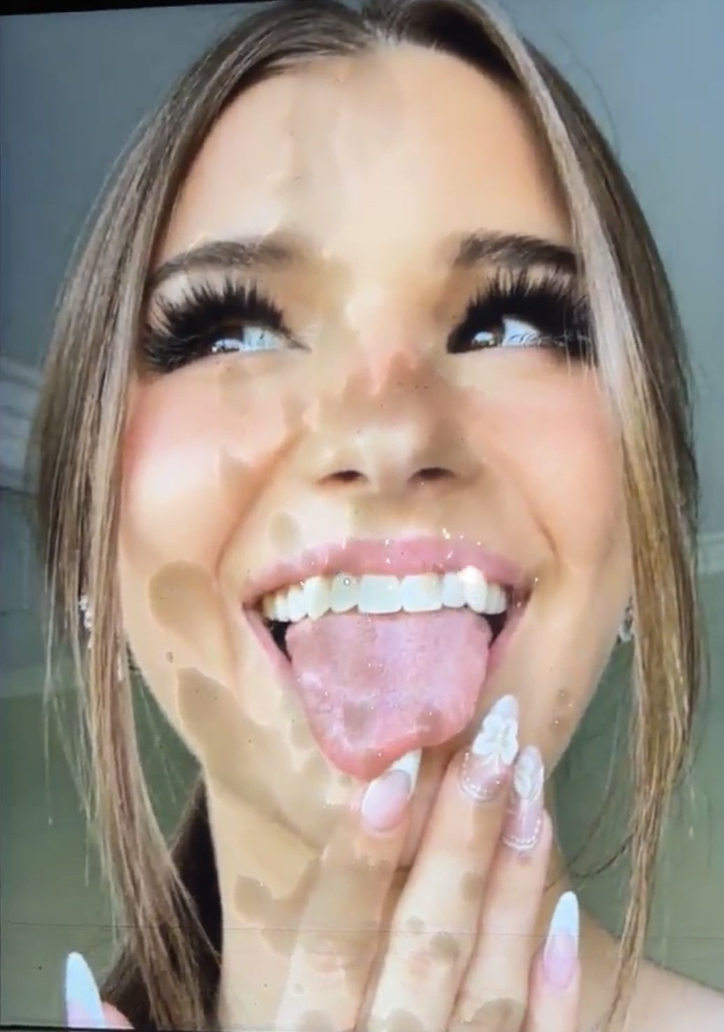 Brooke M0nk licking up all the cum #7EFzeSFG