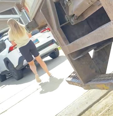 Sara Smith Tight Milf Creepshots #i4lAmIBf