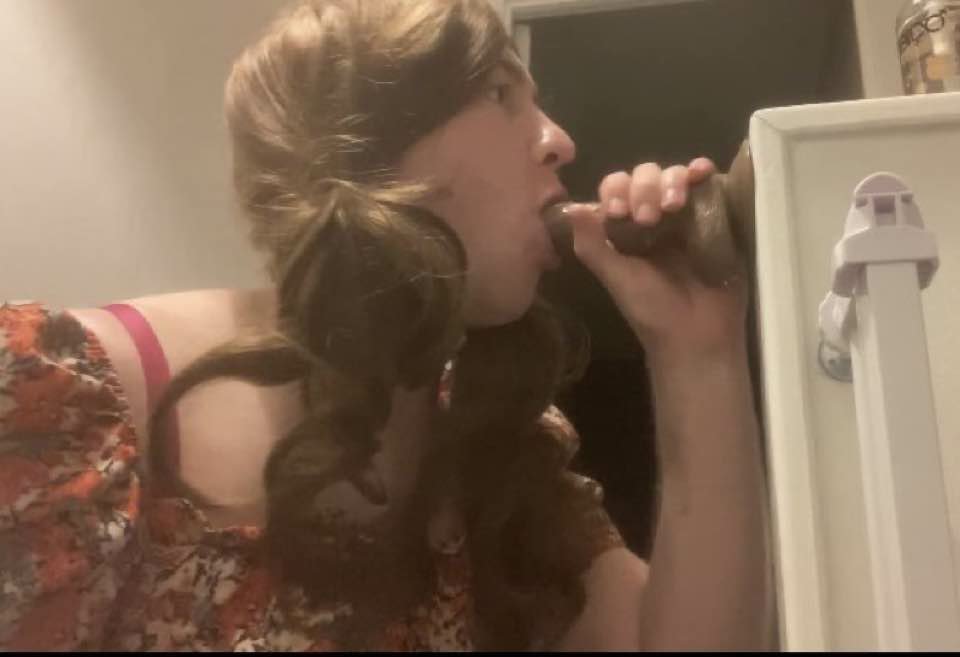 wearing sisters clothes and using her dildo!NEW pics/vids! 🇬🇧 Femboy Emily! Kik: ukfemboyemilyx #LqPJdfDG