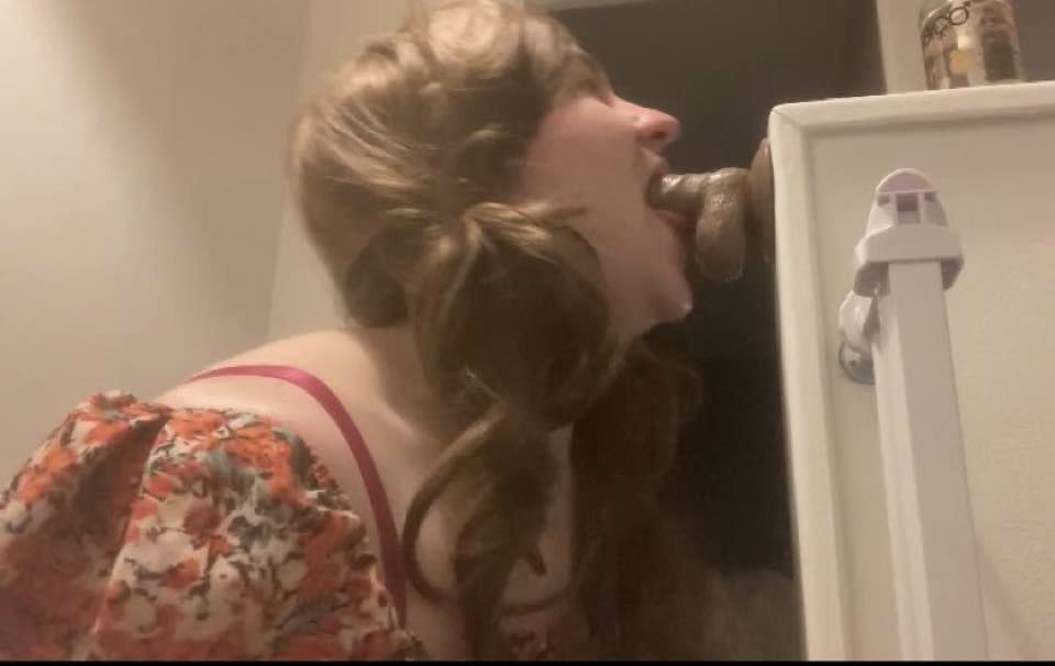 wearing sisters clothes and using her dildo!NEW pics/vids! 🇬🇧 Femboy Emily! Kik: ukfemboyemilyx #NwcjGo5A