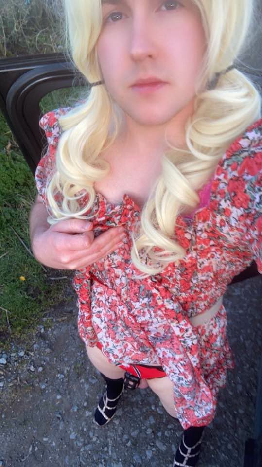 wearing sisters clothes and using her dildo!NEW pics/vids! 🇬🇧 Femboy Emily! Kik: ukfemboyemilyx #qnBpt8XM